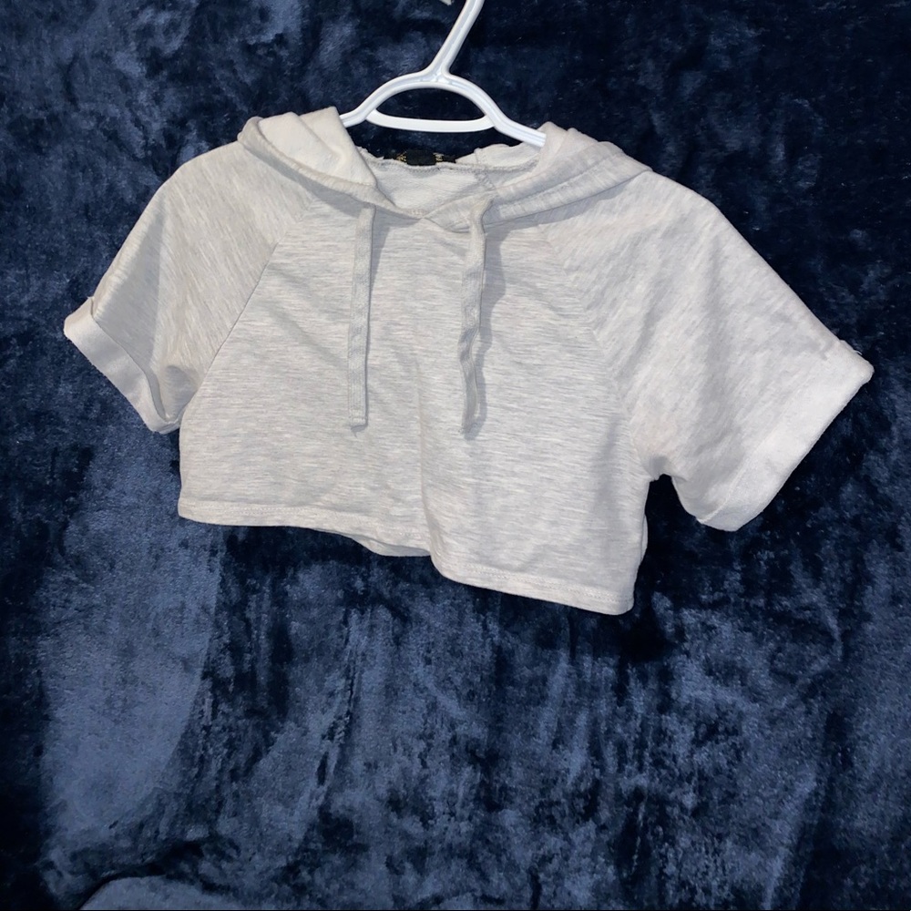 HOODED GRAY CROP TOP